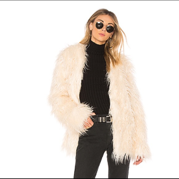 MINKPINK Jackets & Blazers - MINKPINK Faux Fur Coat